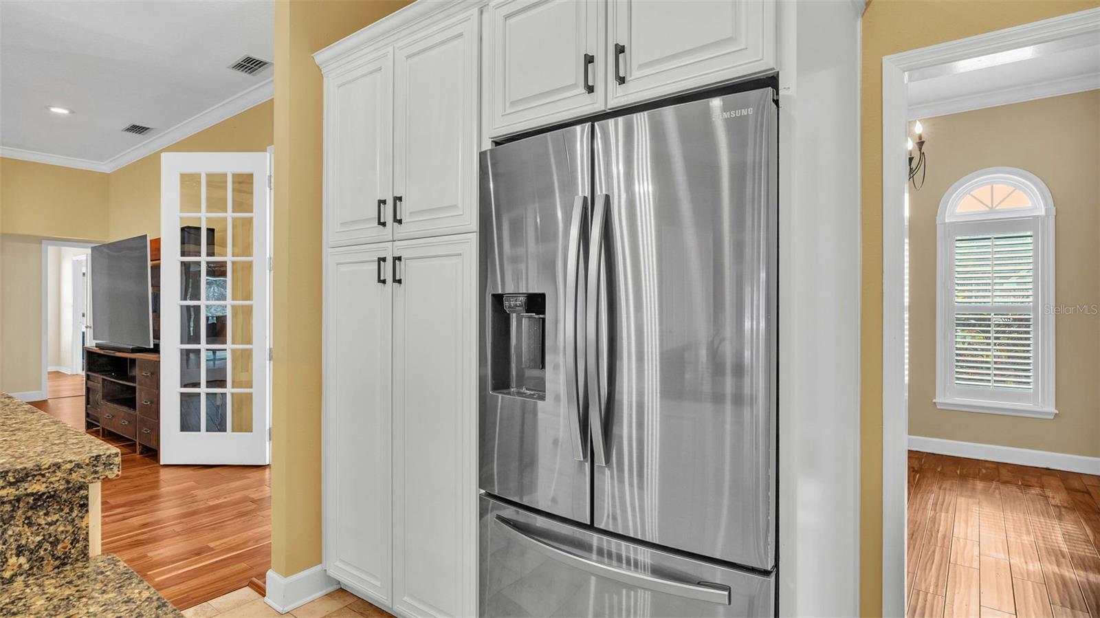 5966 LAKE VICTORIA DR