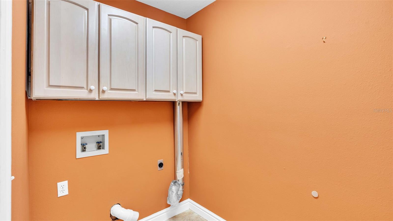 5966 LAKE VICTORIA DR