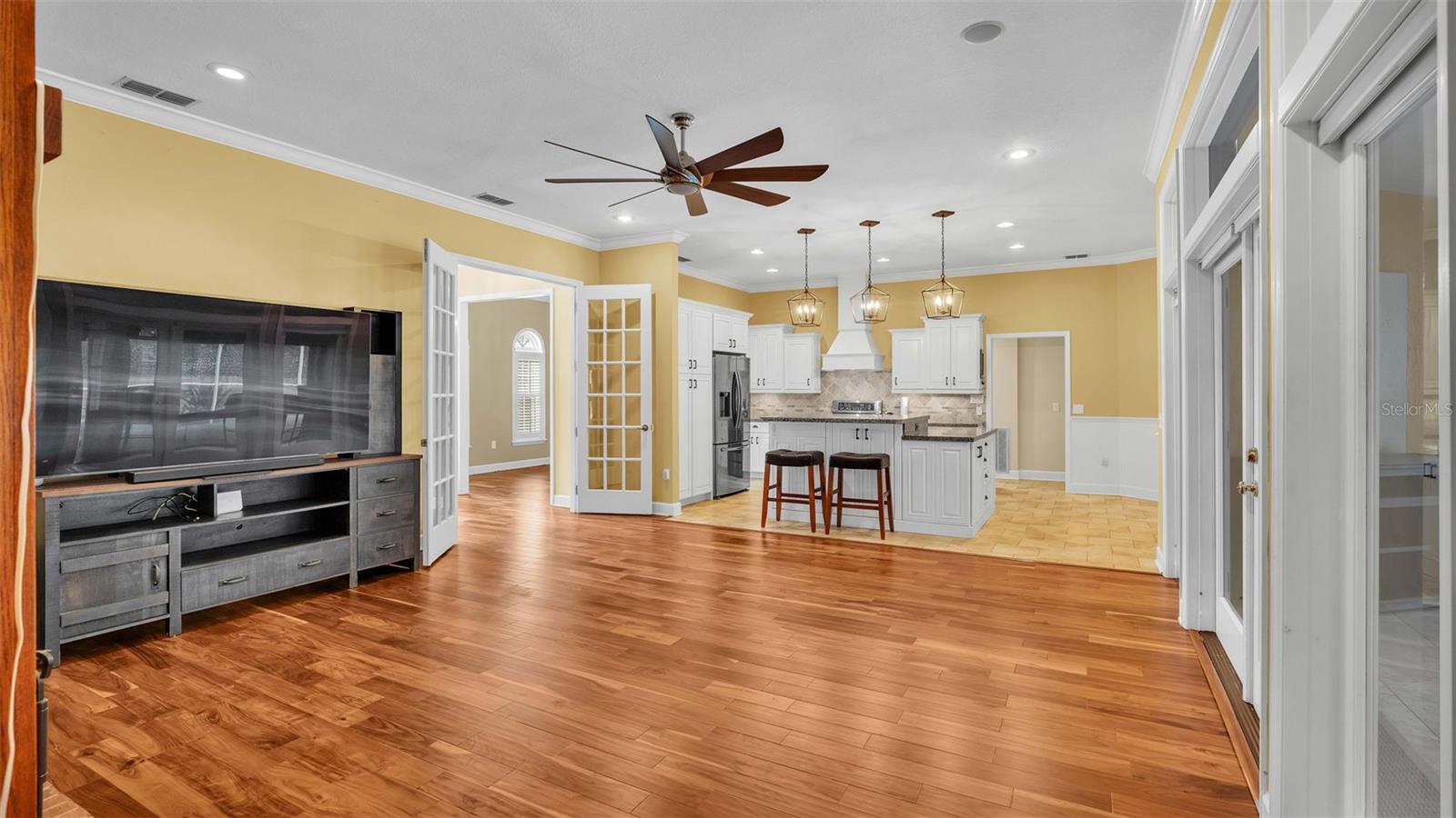 5966 LAKE VICTORIA DR