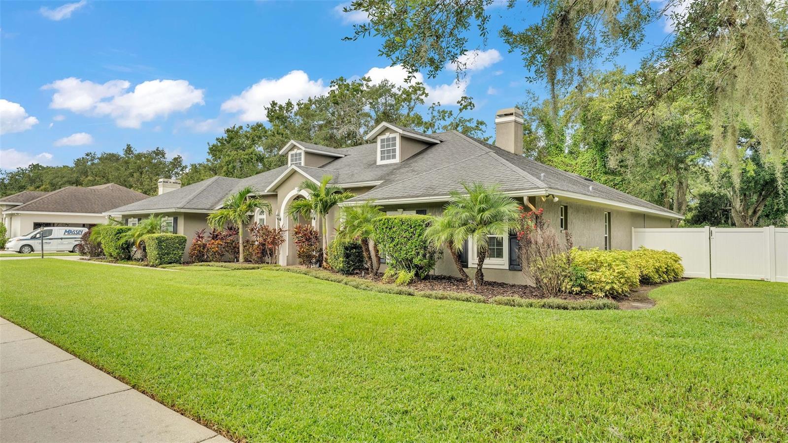 5966 LAKE VICTORIA DR