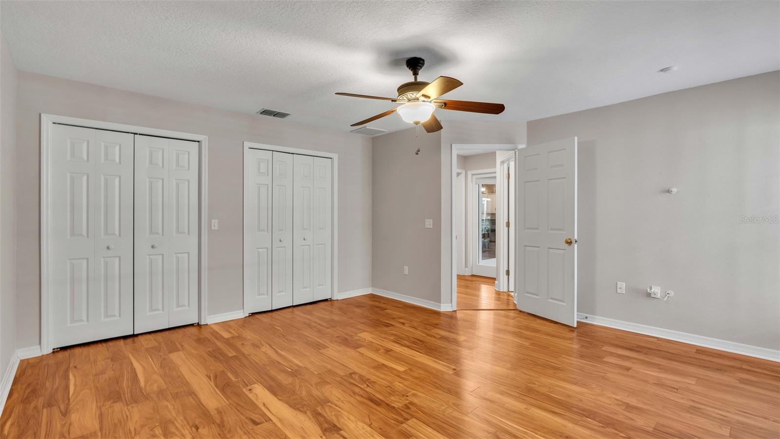 5966 LAKE VICTORIA DR