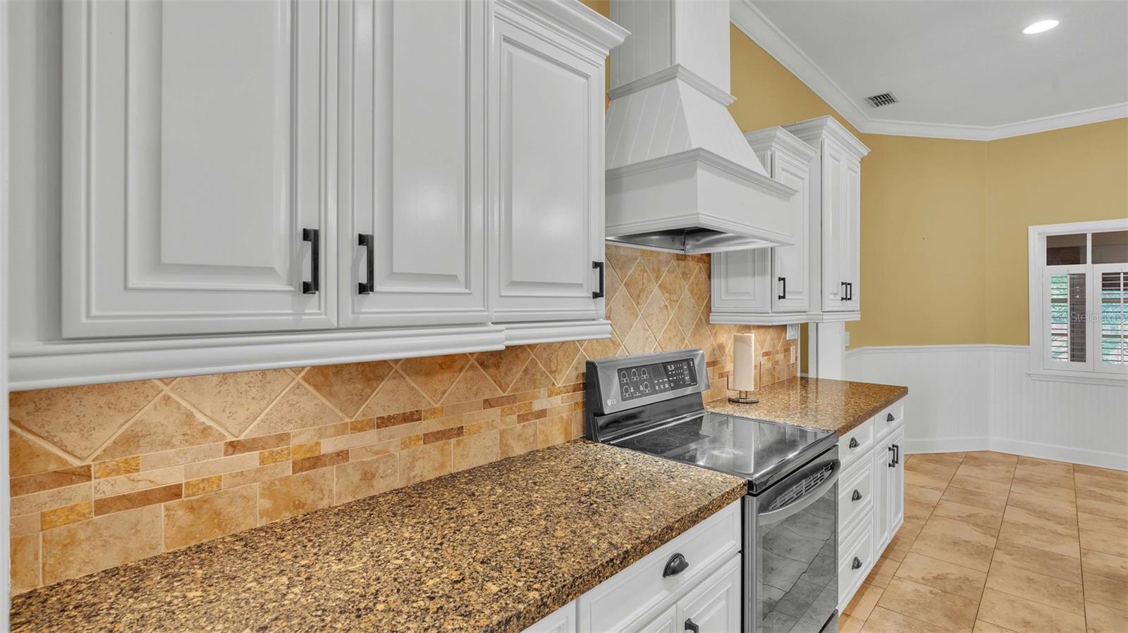 5966 LAKE VICTORIA DR