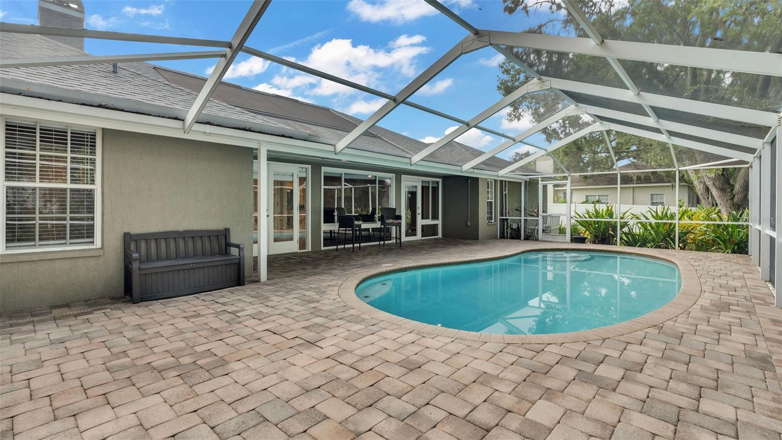 5966 LAKE VICTORIA DR