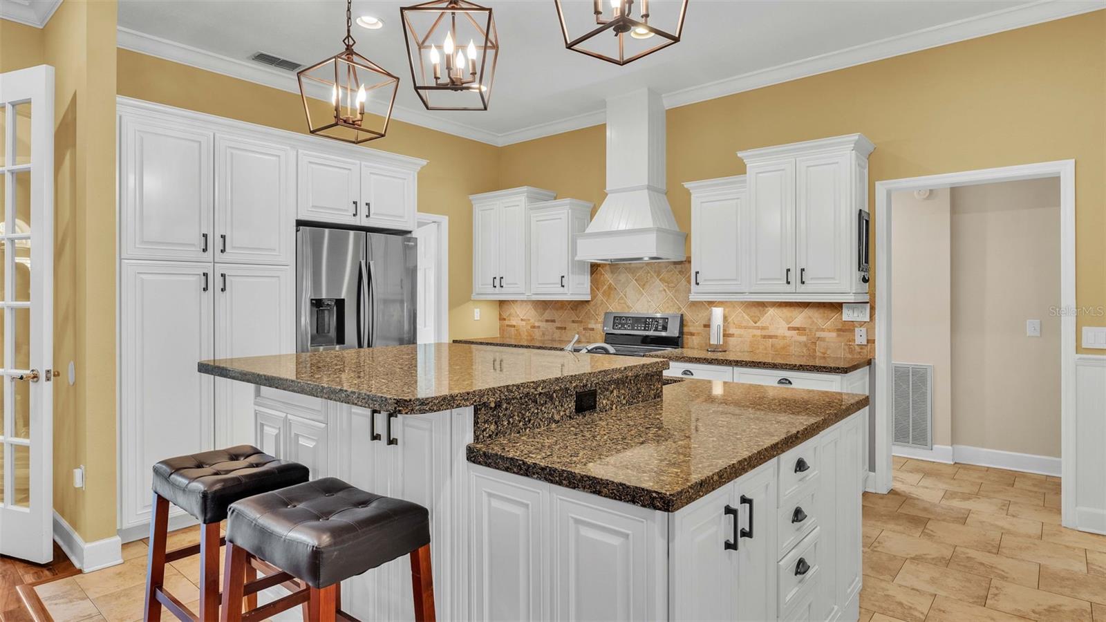 5966 LAKE VICTORIA DR