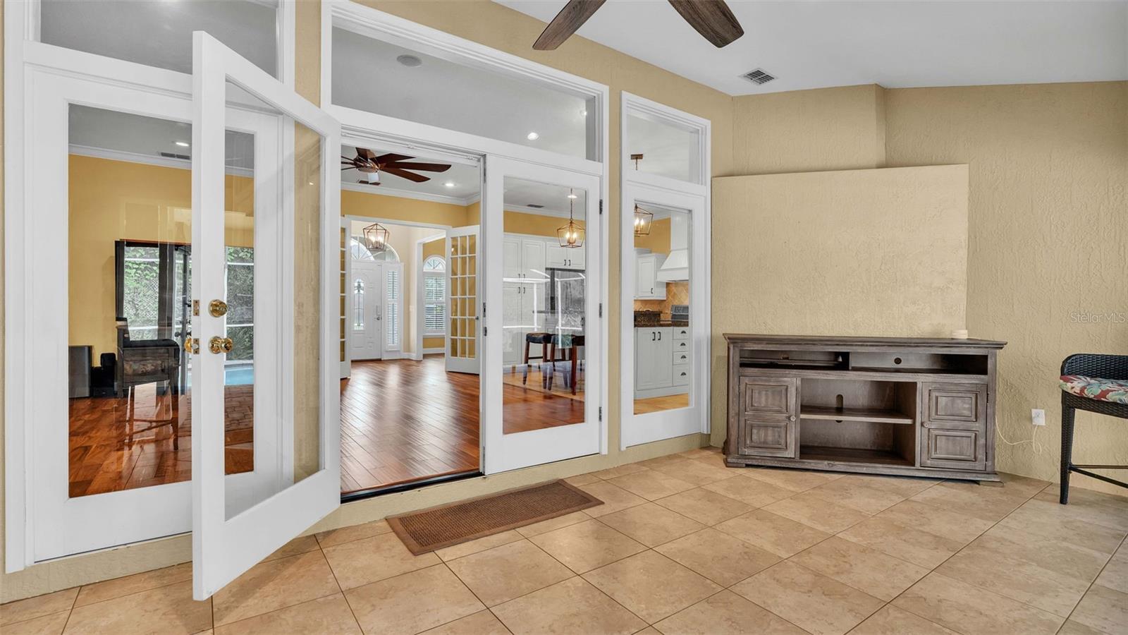 5966 LAKE VICTORIA DR