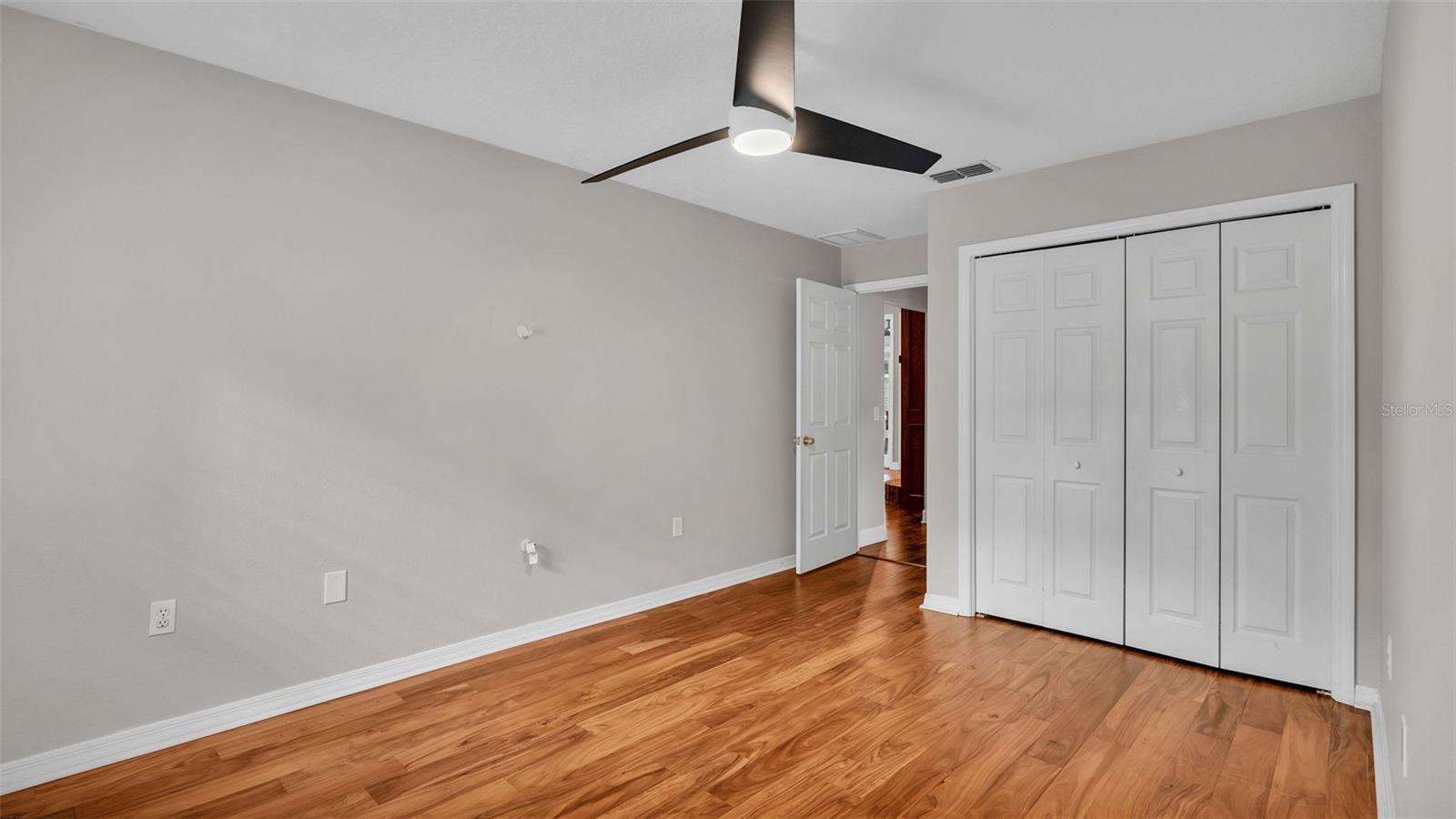 5966 LAKE VICTORIA DR