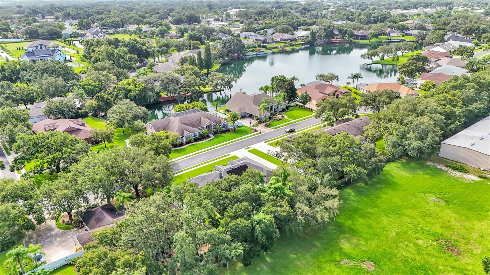 5966 LAKE VICTORIA DR