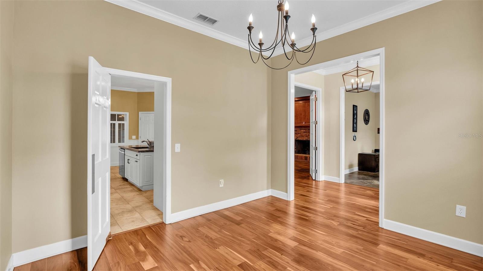 5966 LAKE VICTORIA DR