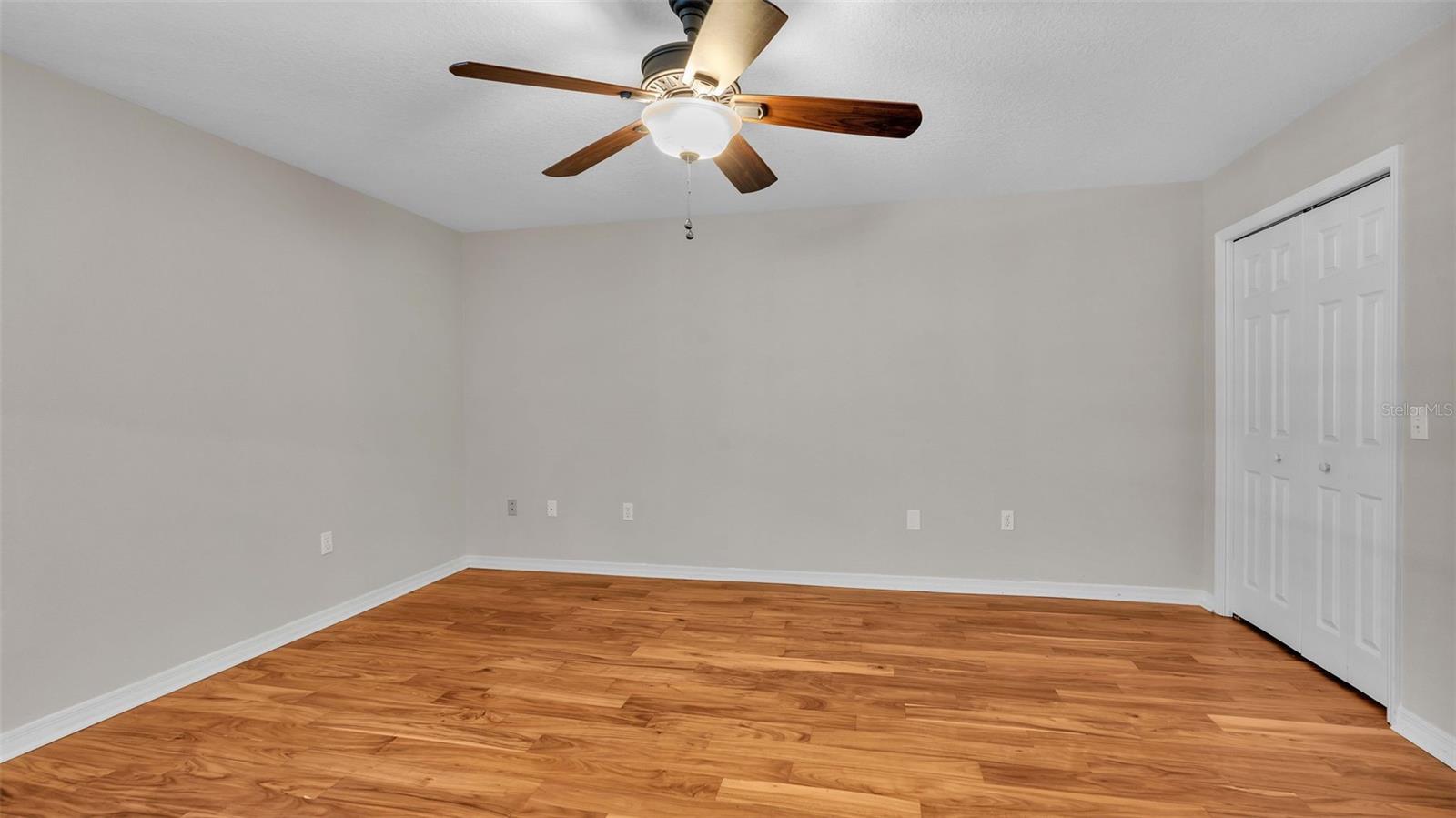 5966 LAKE VICTORIA DR