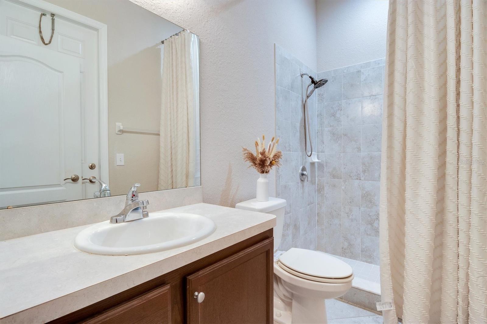 1528 CORDGRASS WAY