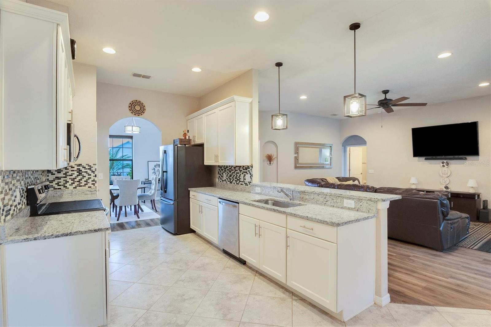 1528 CORDGRASS WAY