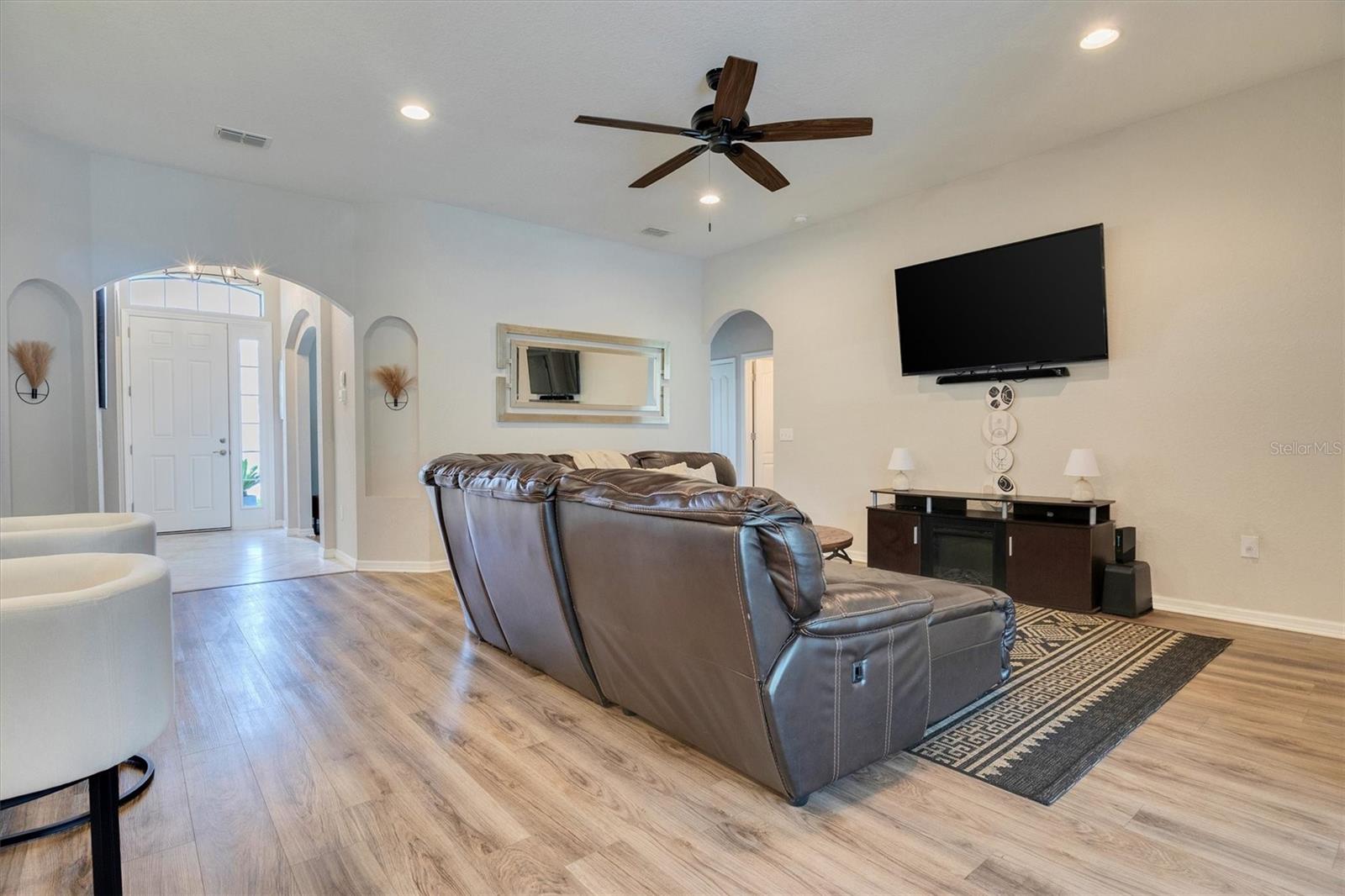 1528 CORDGRASS WAY