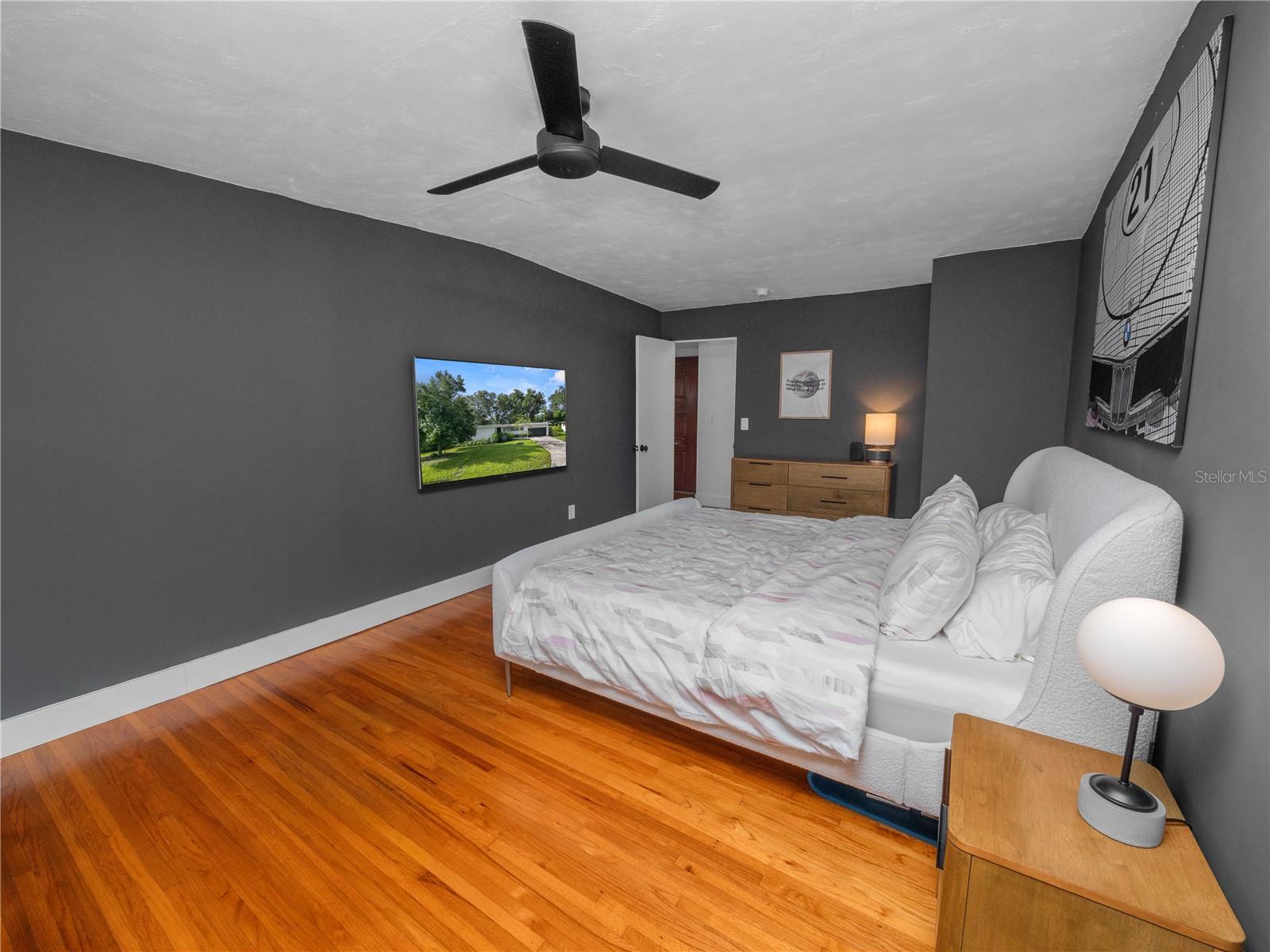 524 LOUISE DR