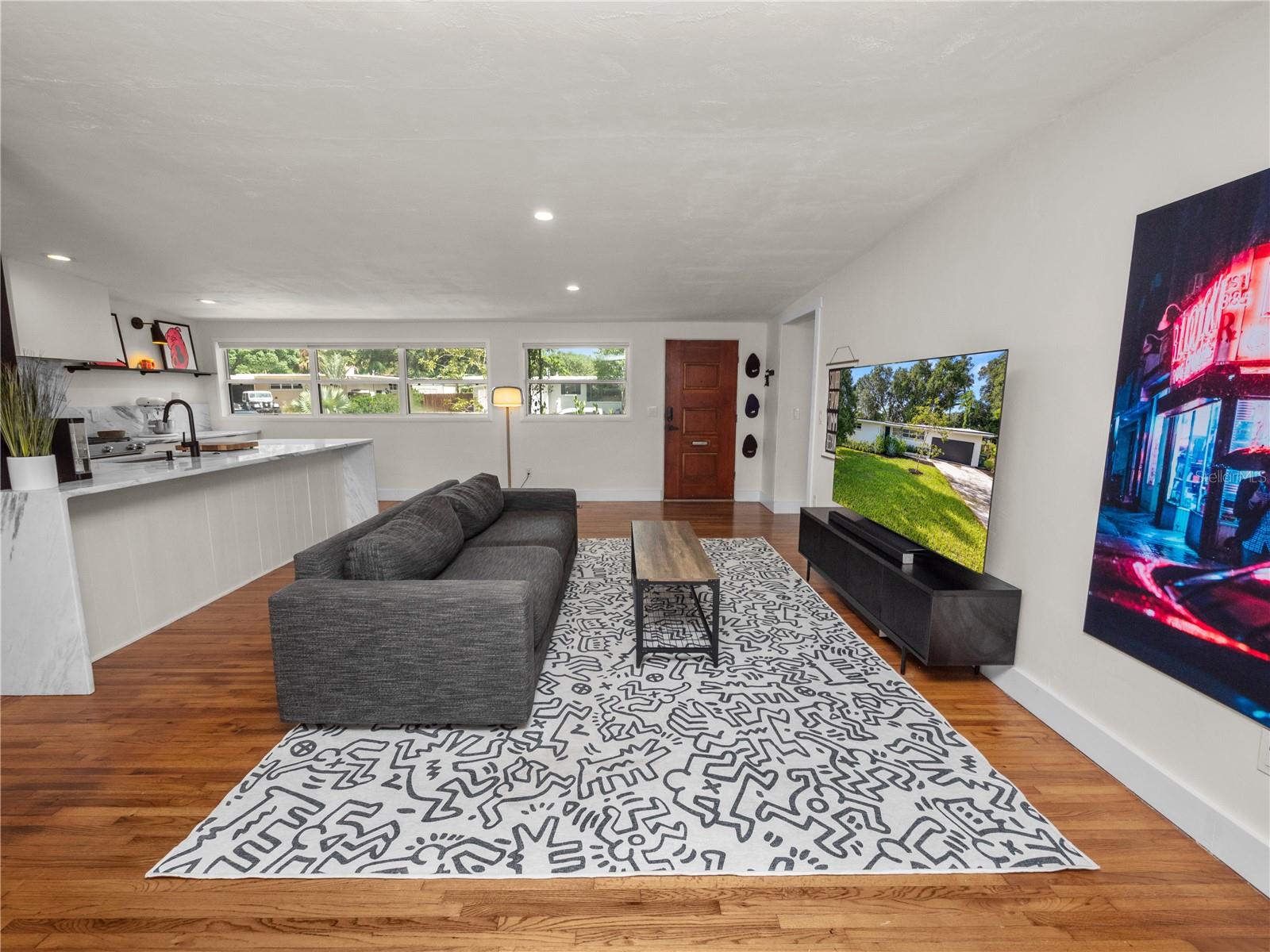 524 LOUISE DR