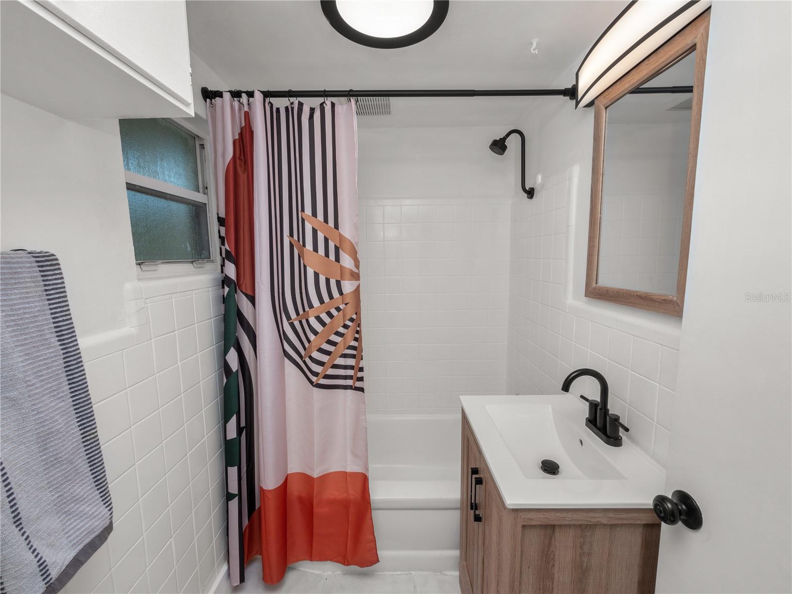 524 LOUISE DR