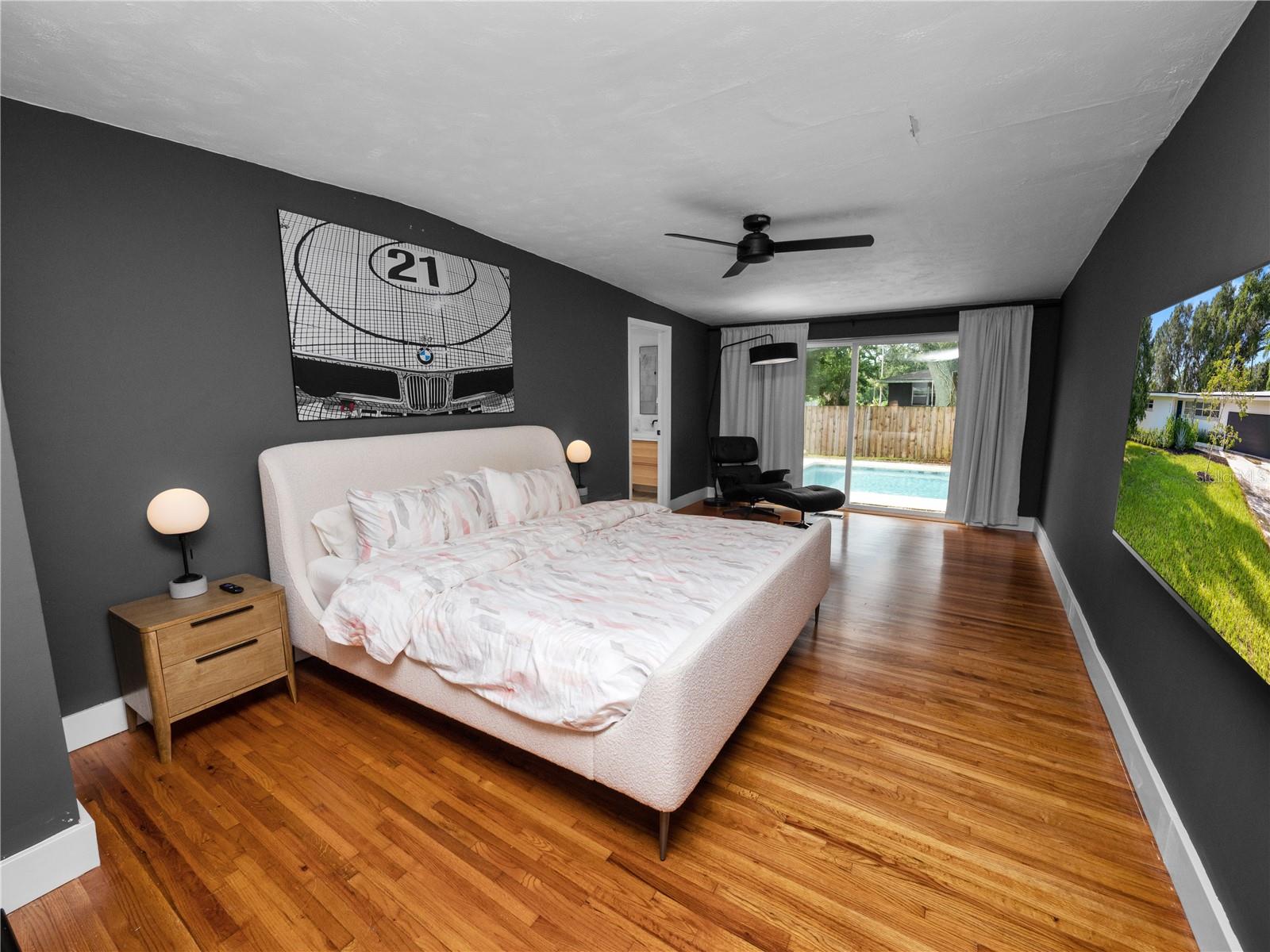 524 LOUISE DR