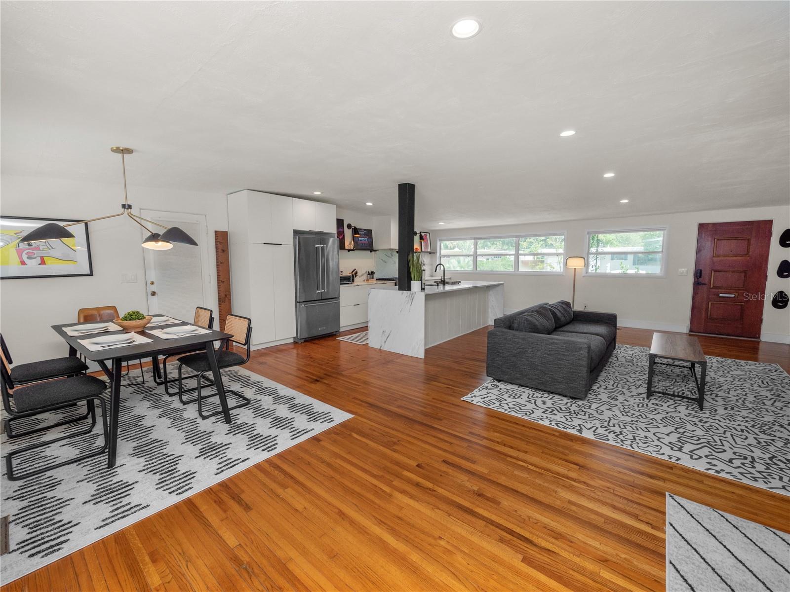 524 LOUISE DR