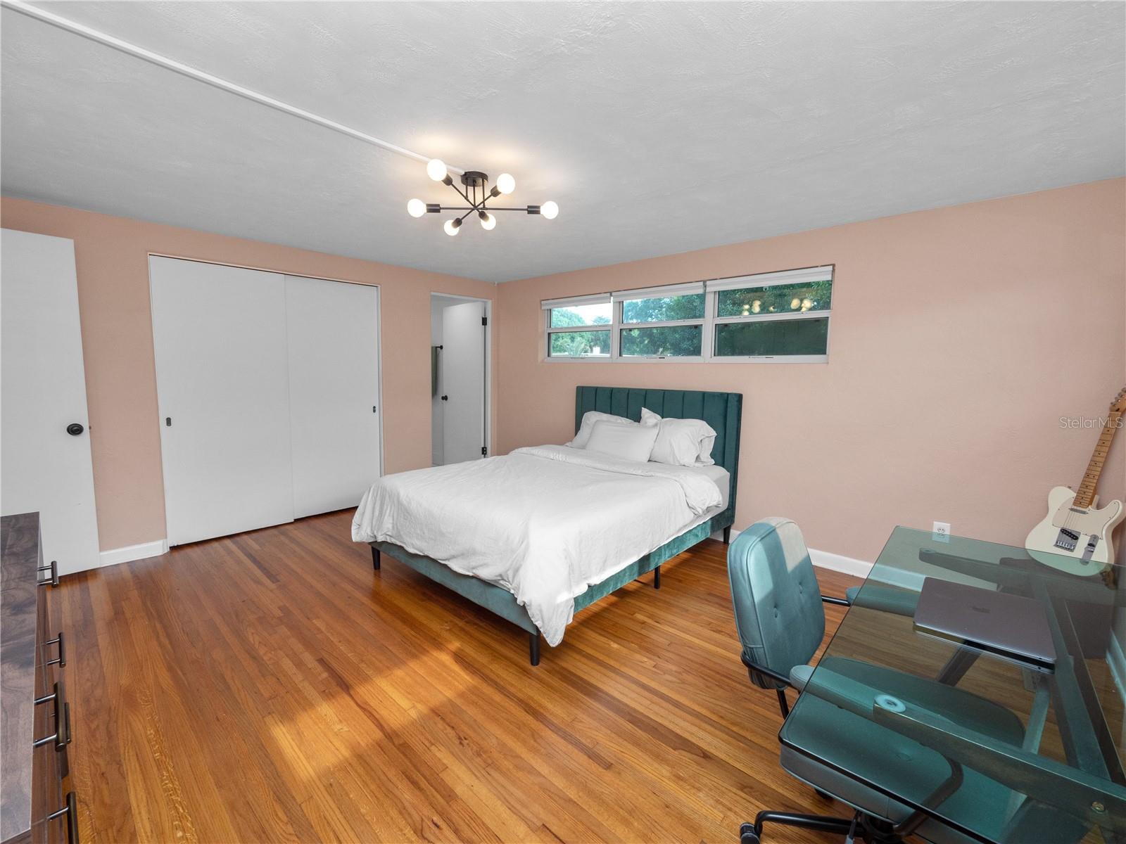 524 LOUISE DR