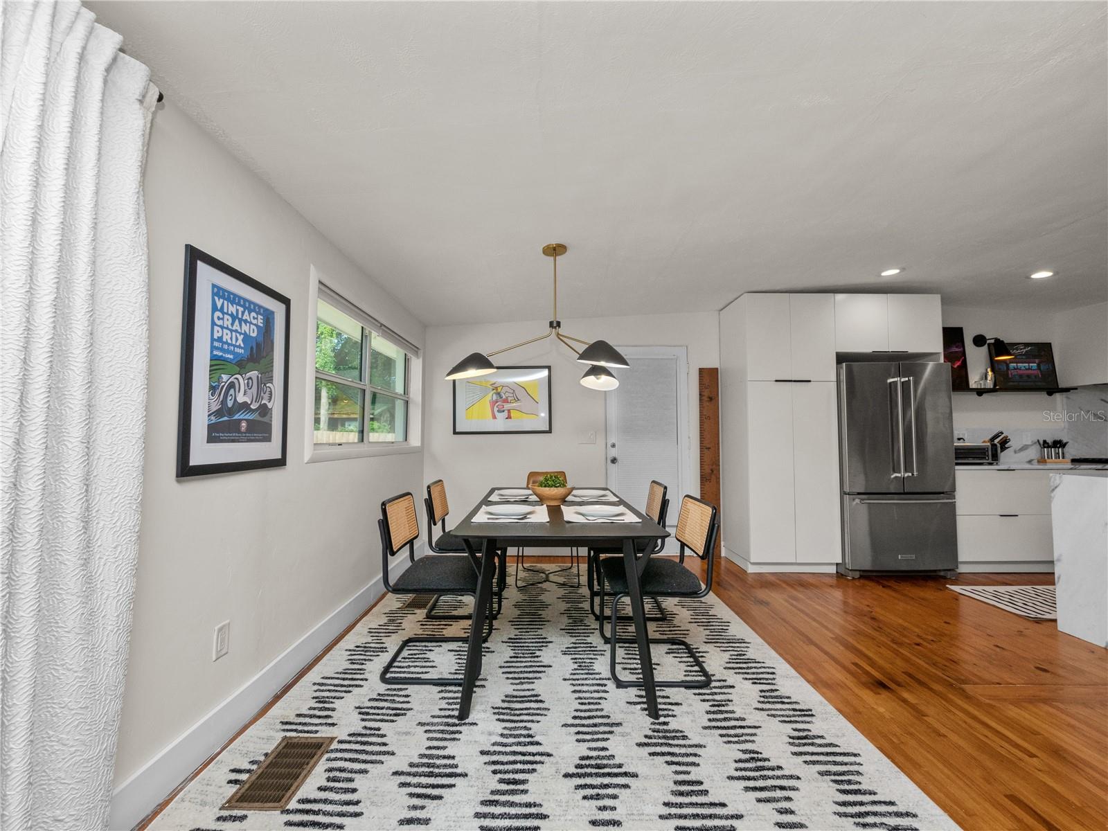 524 LOUISE DR