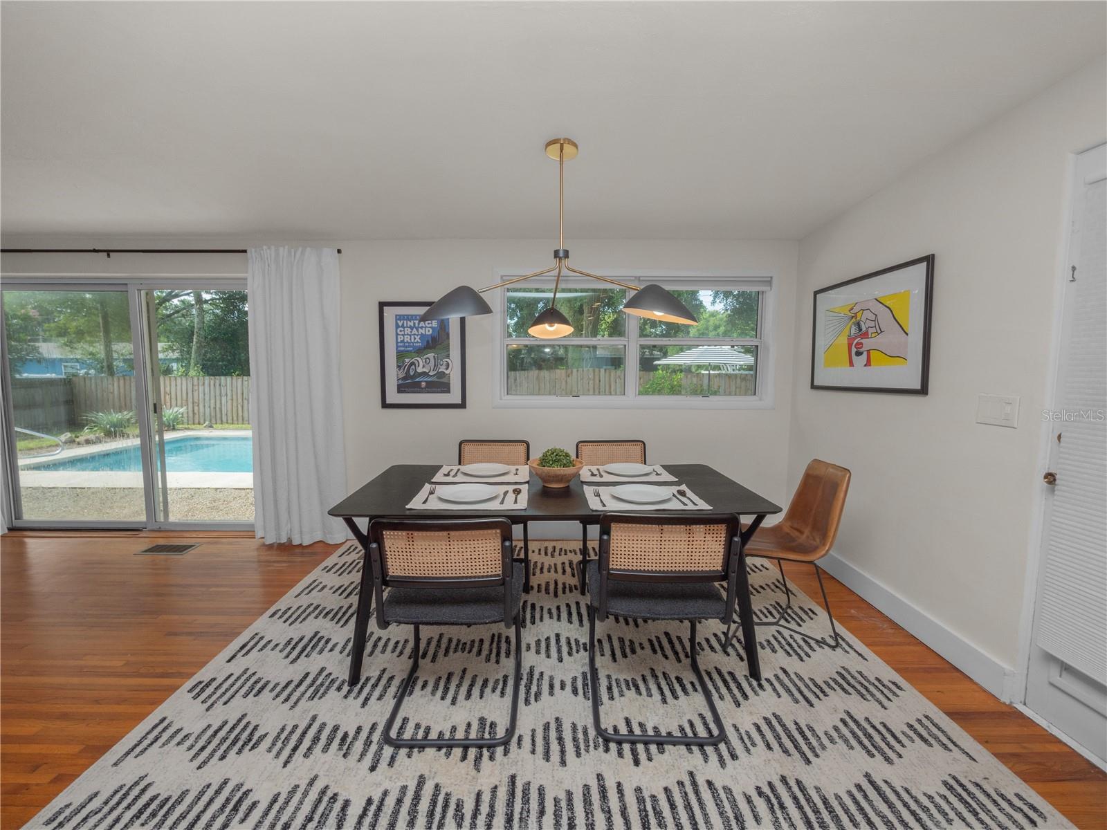 524 LOUISE DR