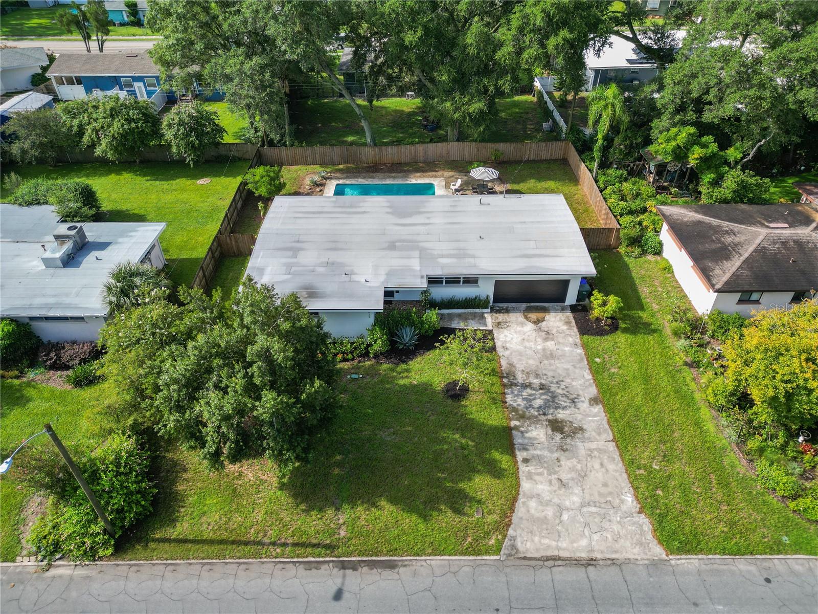 524 LOUISE DR