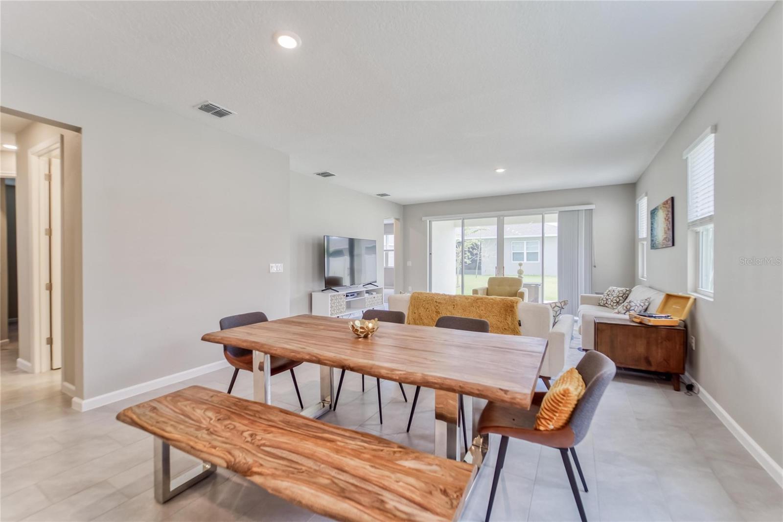 5428 ARLINGTON RIVER DR