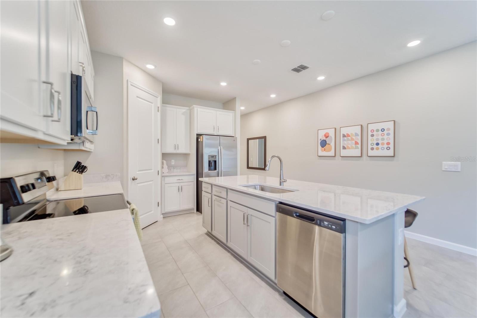 5428 ARLINGTON RIVER DR