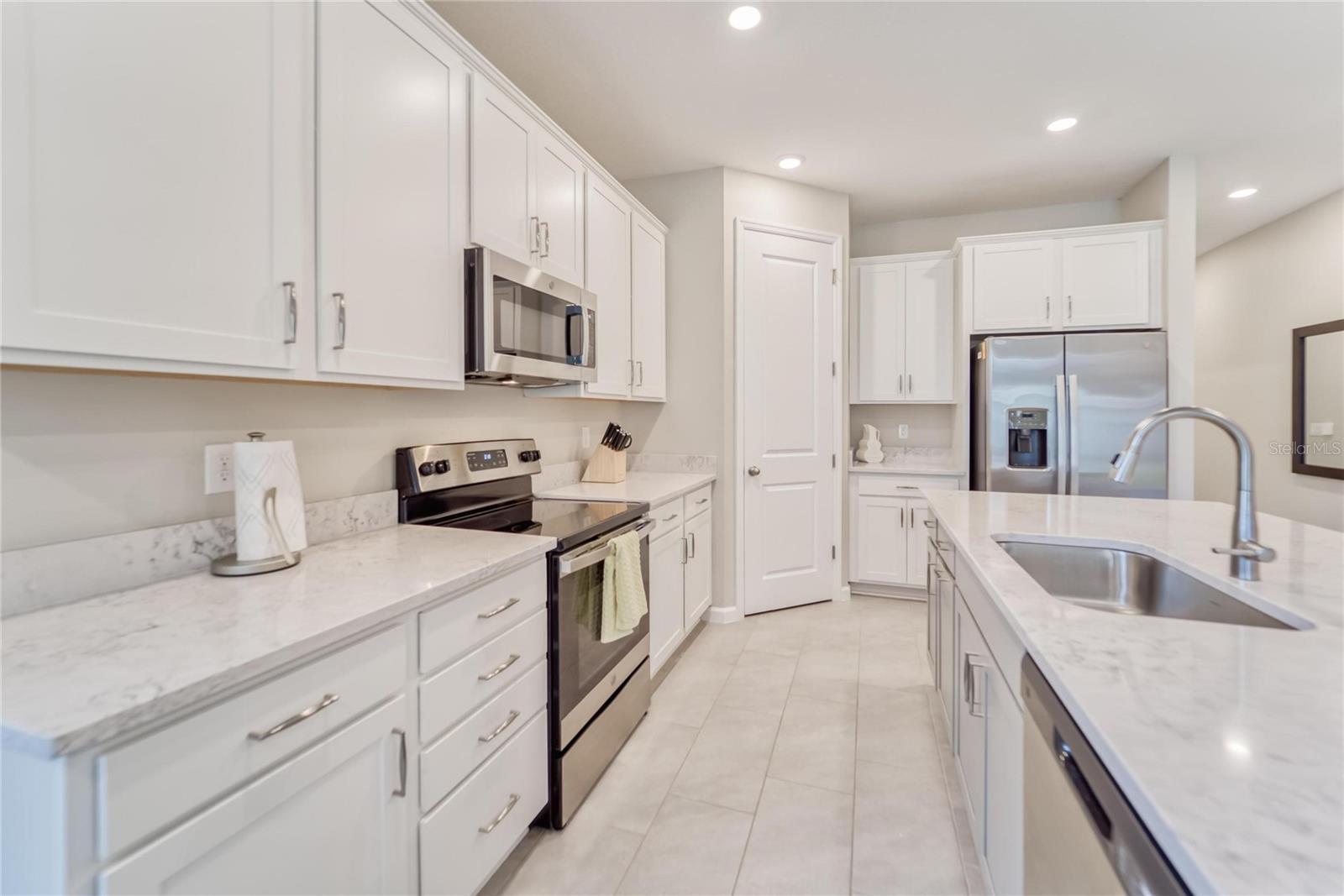 5428 ARLINGTON RIVER DR