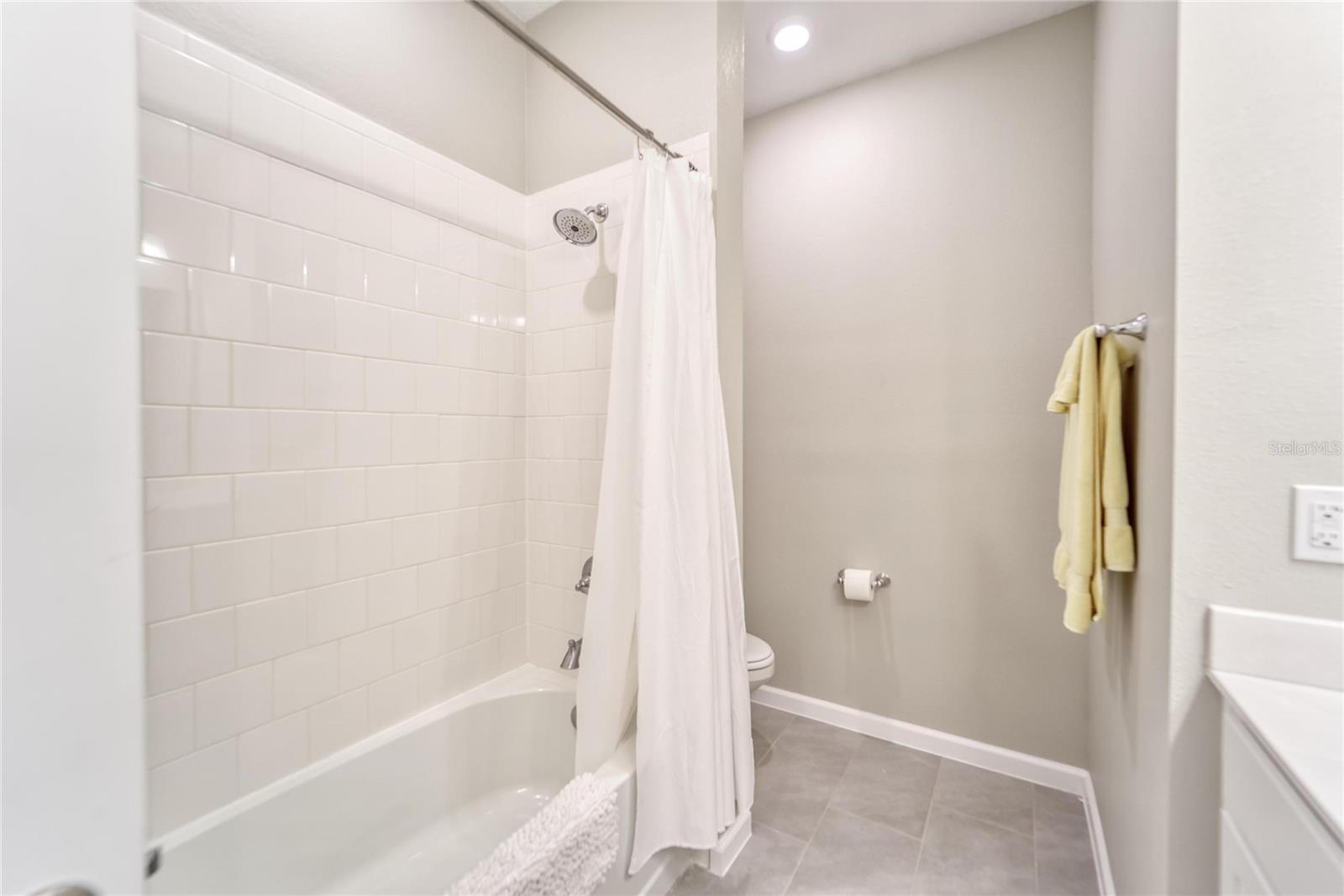 5428 ARLINGTON RIVER DR