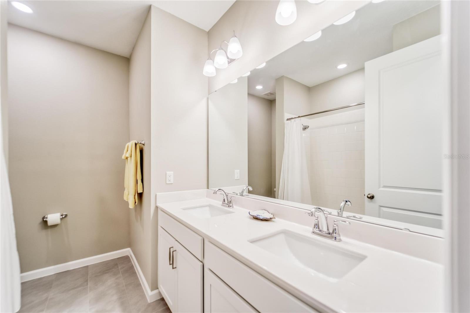 5428 ARLINGTON RIVER DR