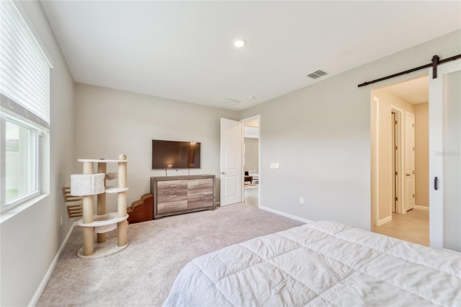 5428 ARLINGTON RIVER DR