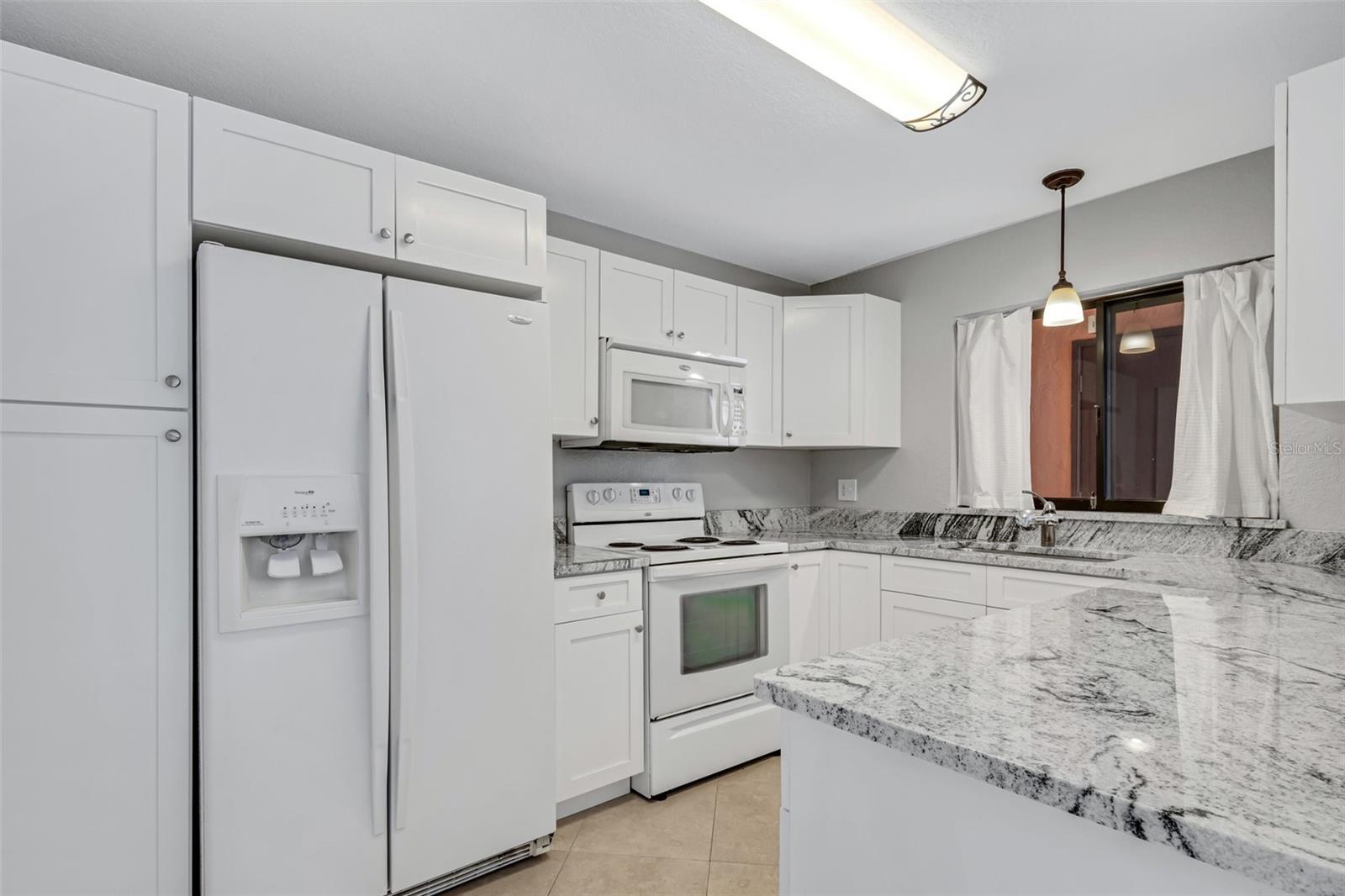 412 HOWARD AVE #B