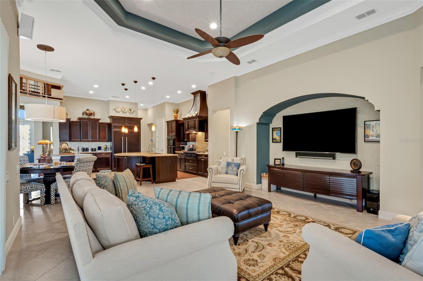 2351 HERITAGE LAKES DR