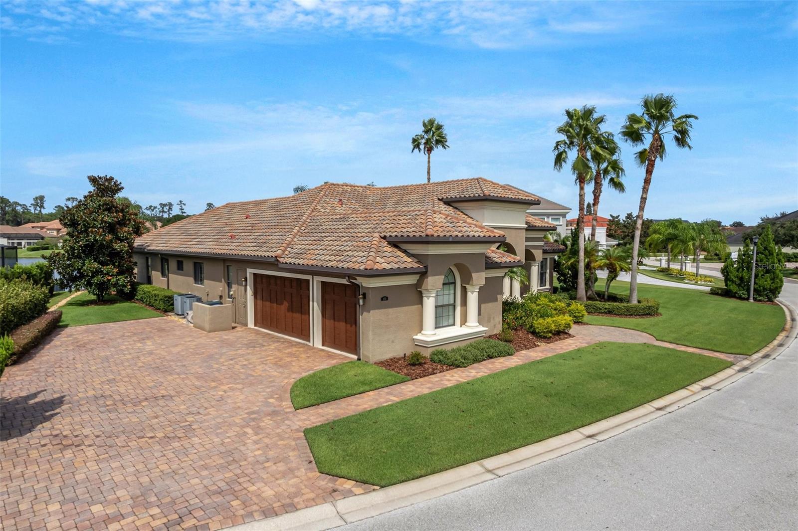 2351 HERITAGE LAKES DR