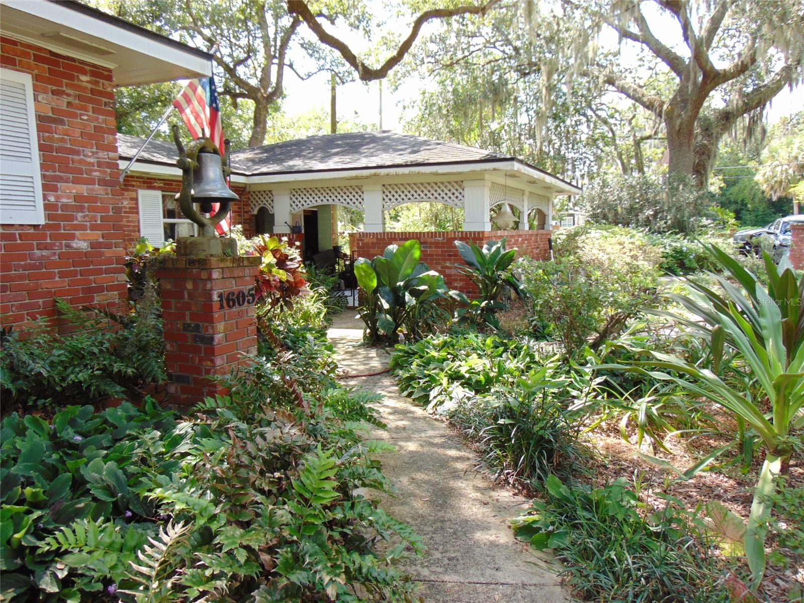 1605 SYLVESTER RD