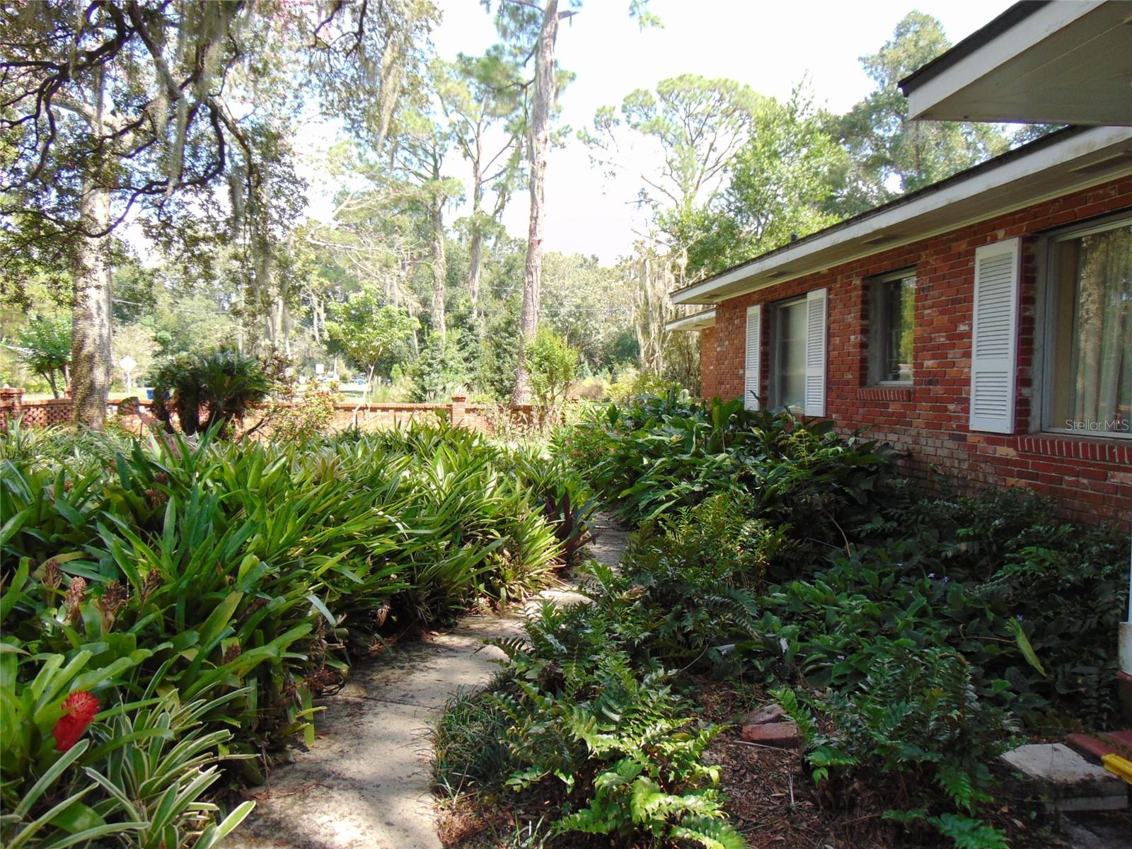 1605 SYLVESTER RD
