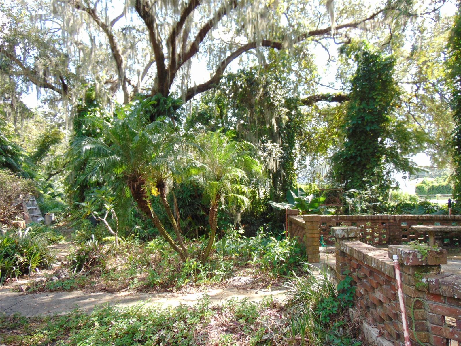 1605 SYLVESTER RD