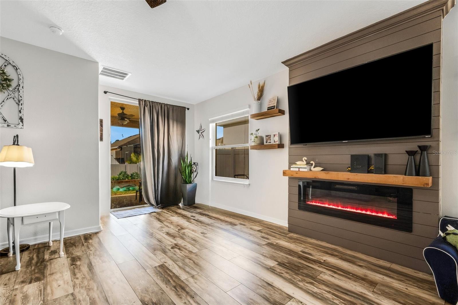 1429 WALLACE MANOR PASS