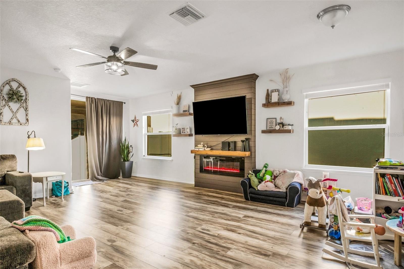 1429 WALLACE MANOR PASS