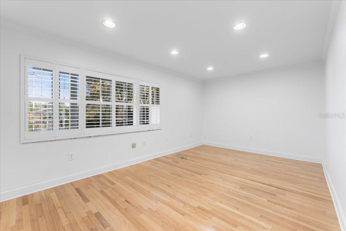 83 SHADOW LN