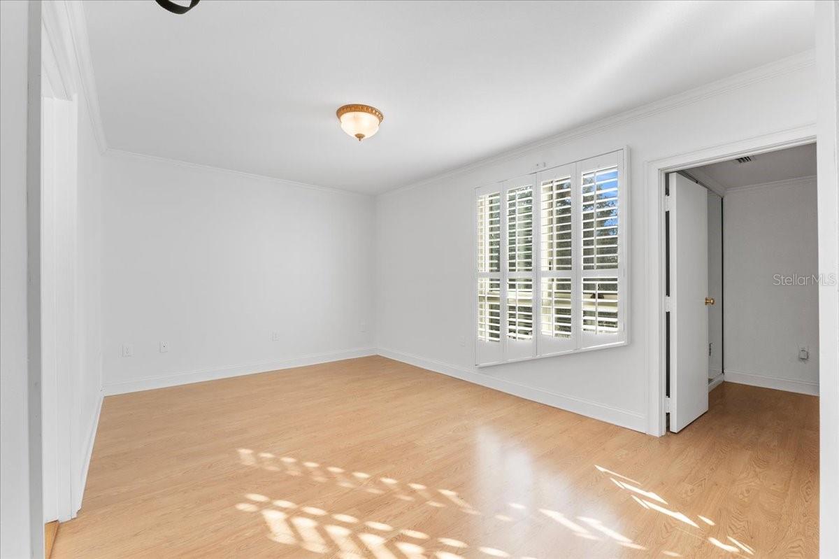 83 SHADOW LN
