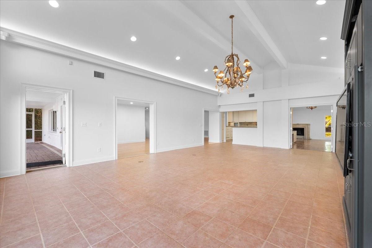 83 SHADOW LN