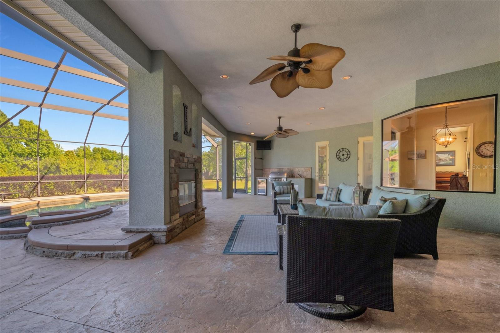 6455 WALKERS GLEN DR