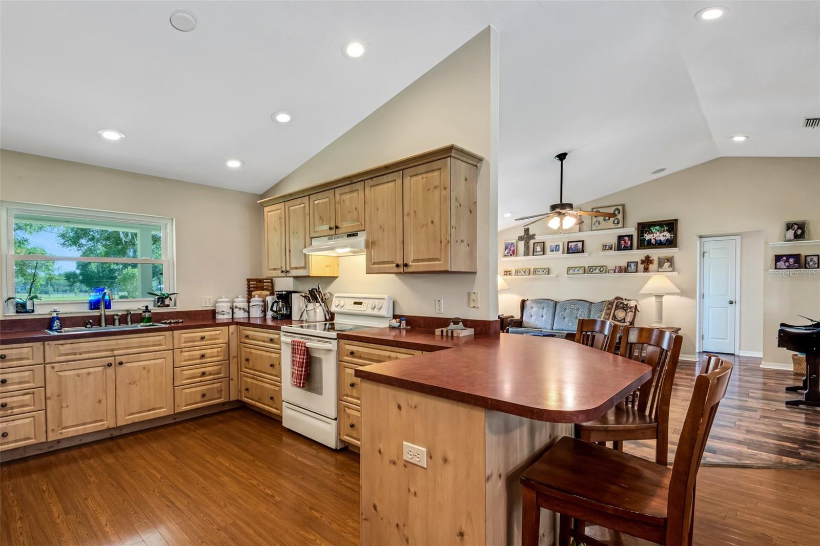 1730 BROKEN ARROW TRL N