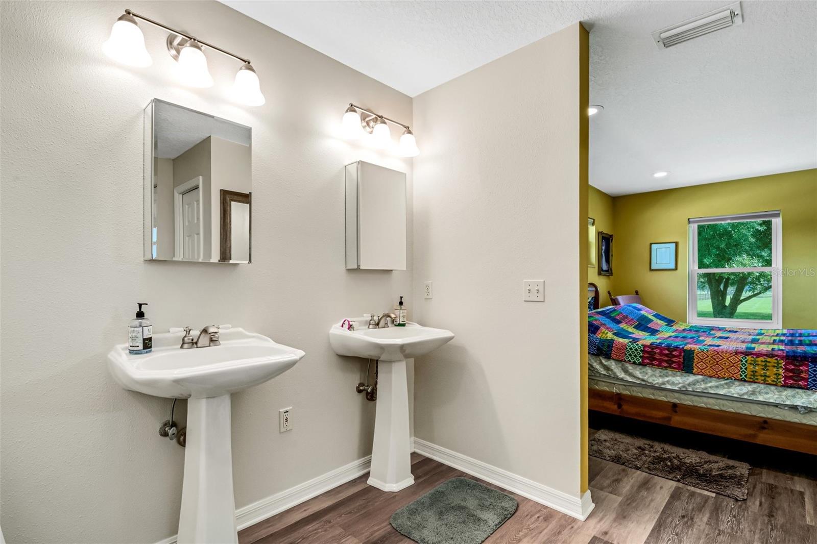 1730 BROKEN ARROW TRL N