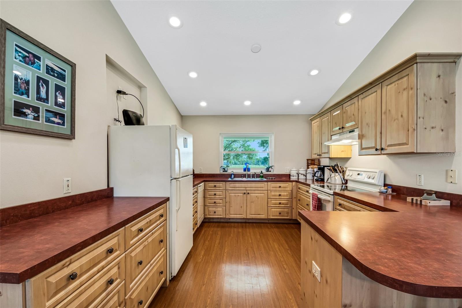 1730 BROKEN ARROW TRL N