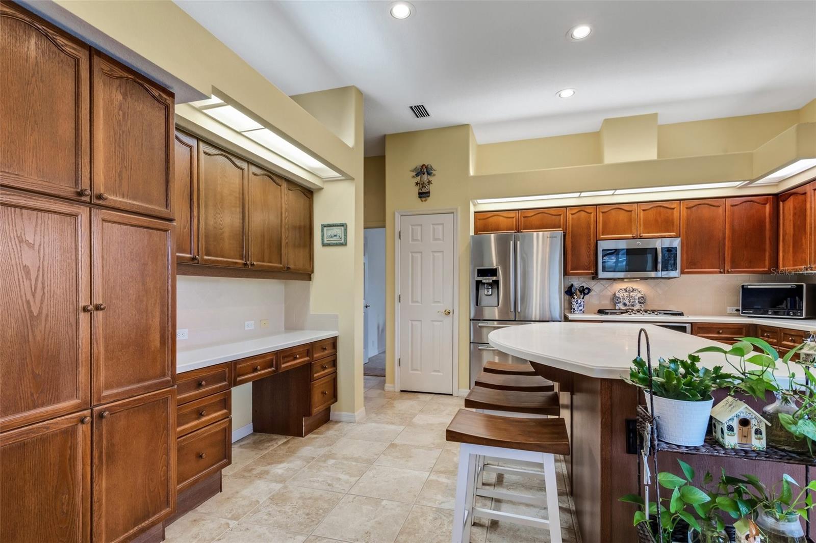 5933 LAKE VICTORIA DR