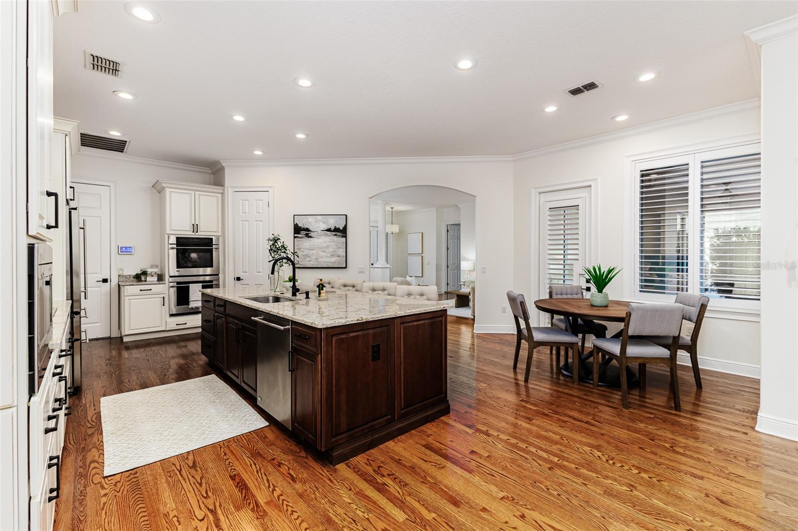 820 WHITESTONE CT
