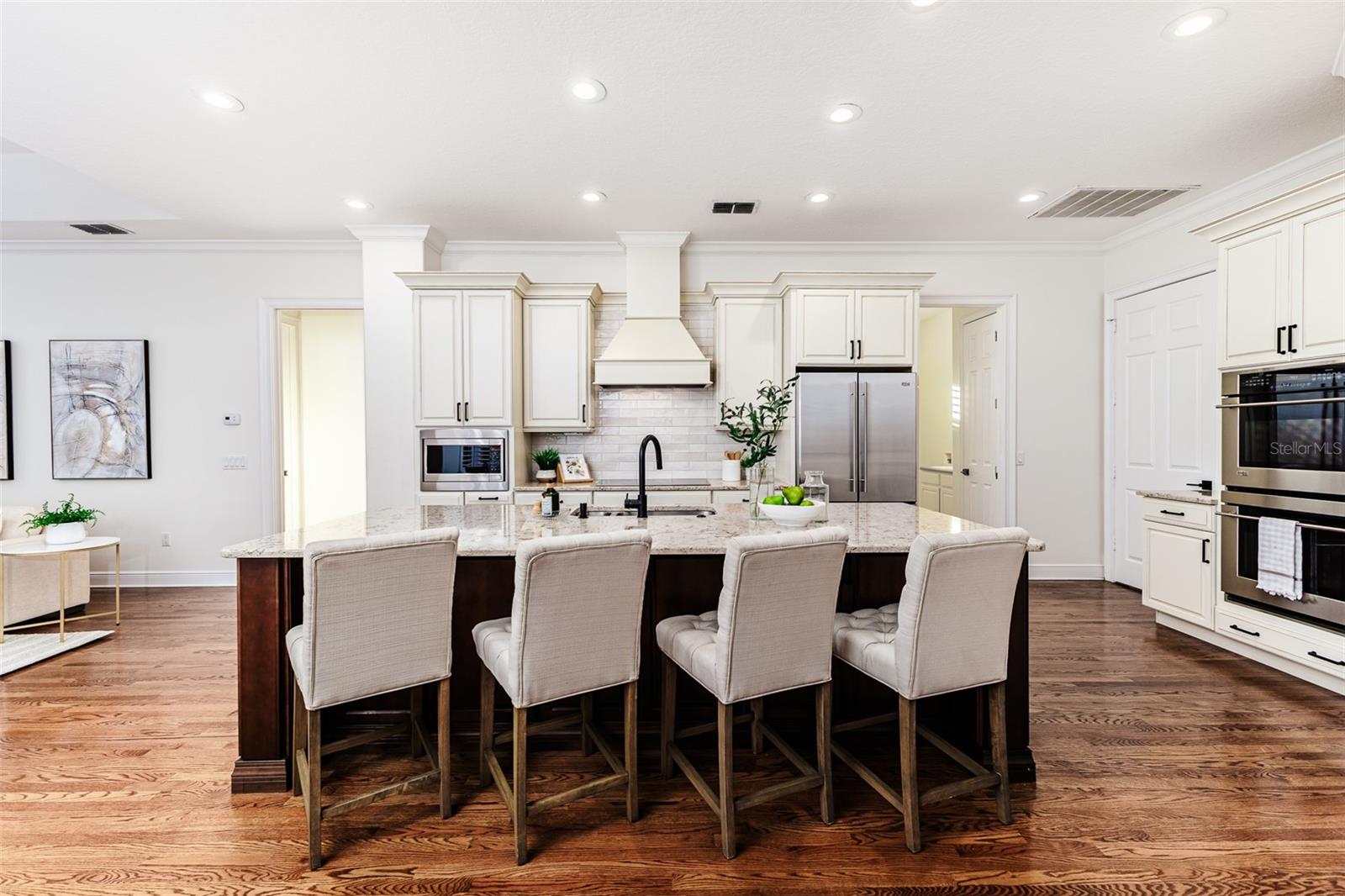 820 WHITESTONE CT