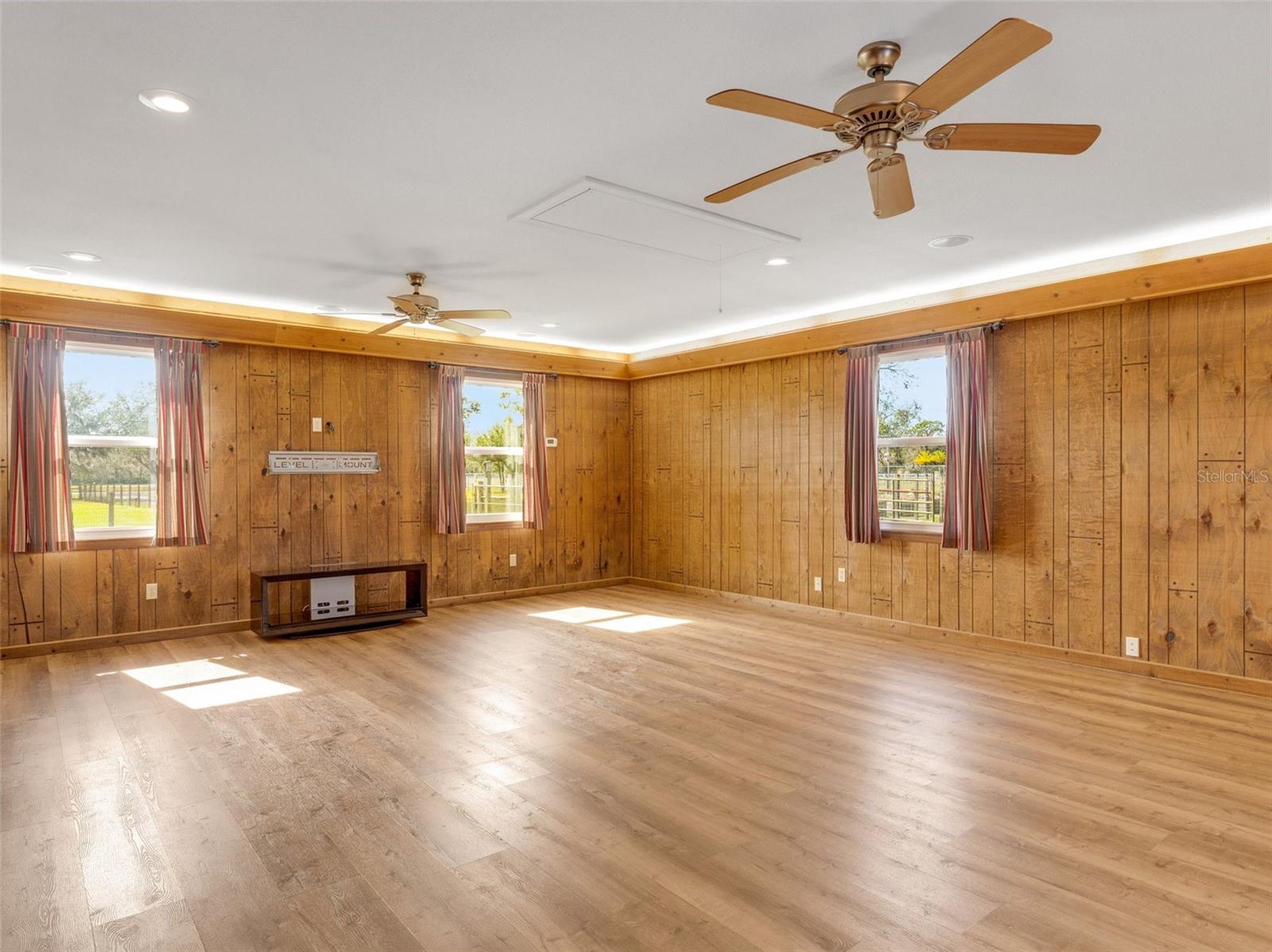 1722 BROKEN ARROW TRL N